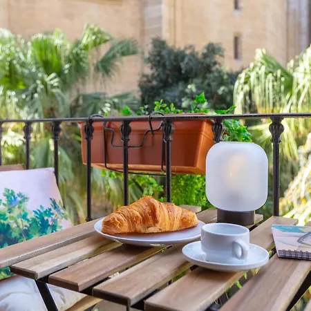 Apartmán Jardines De La Catedral 1 *
